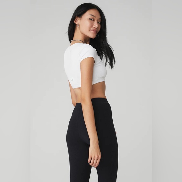 Brand New Never Worn Alo Top!!! - Picture 4 of 4